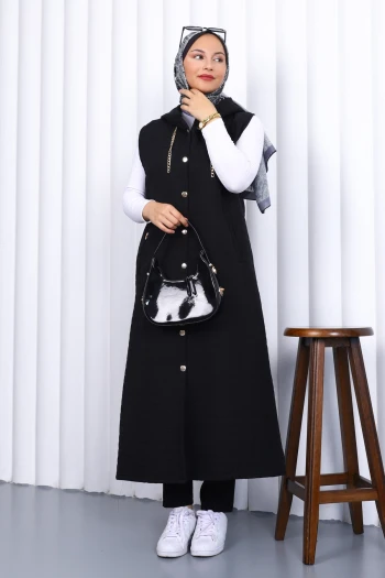 Siyah Kapüşonlu Kapitone Uzun Yelek