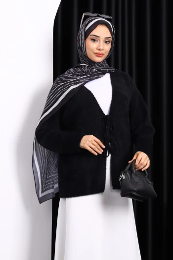 Siyah Ön Bağlama Detaylı Angora Yumoş Hırka