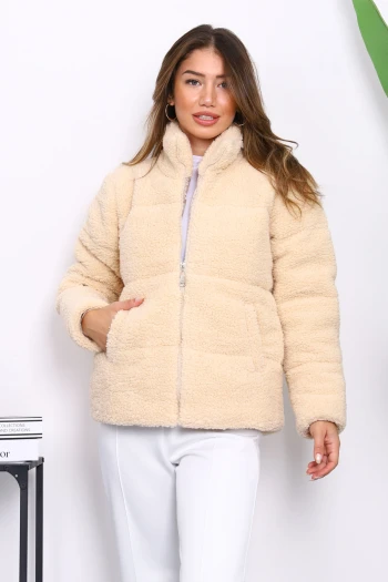 Bej Fermuarlı Astarlı Kısa Peluş Mont
