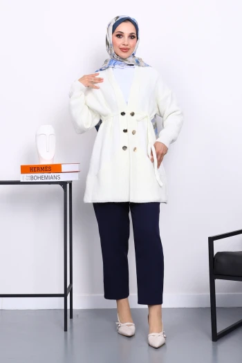 Ekru Cep Detaylı Yumoş Triko Hırka