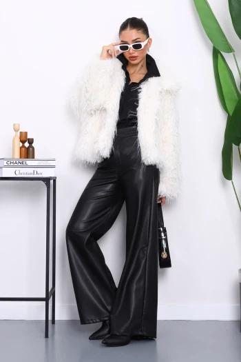 Ekru Yakalı Kürk Ceket