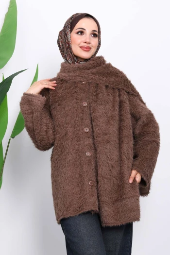 Kahverengi Atkılı Detaylı Düğmeli Angora Ceket