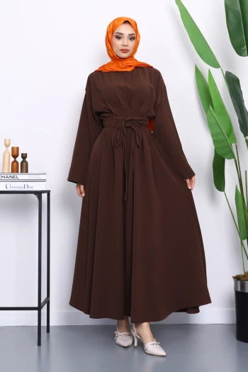 Kahverengi Bel Bağlamalı Piliseli Elbise