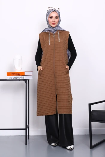 Kahverengi Kapitone Fermuarlı Kapşonlu Yelek