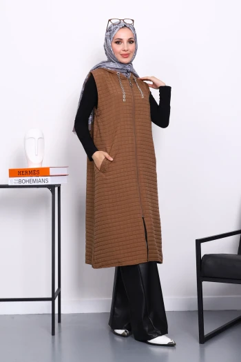 Kahverengi Kapitone Fermuarlı Kapşonlu Yelek