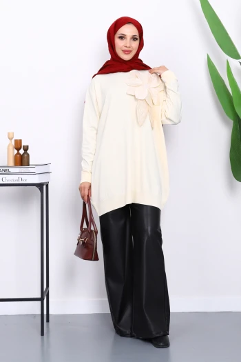 Krem Soğuk İplik Çiçek Detaylı Triko Tunik