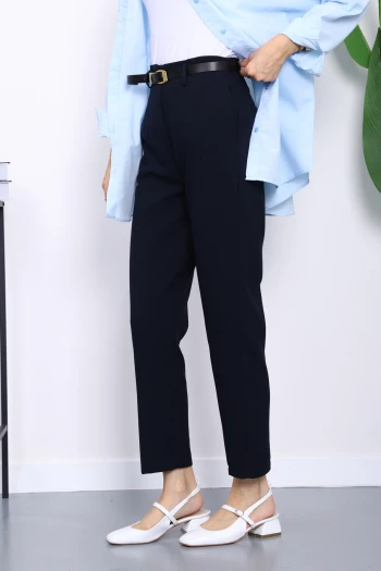 Lacivert Kemerli Önü Pensli Havuç Kumaş Pantolon