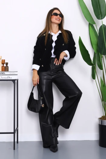 Siyah Düğme Detaylı Angora Yumoş Triko Hırka