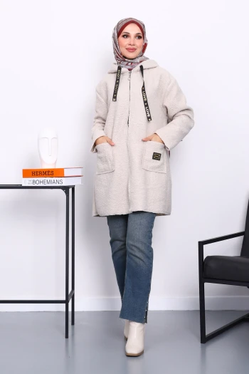 Taş Kapşonlu Cepli Buklet Kaban