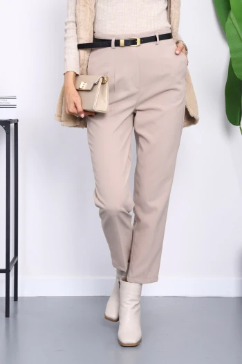 Taş Kemerli Önü Pensli Havuç Kumaş Pantolon