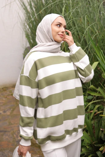 Yağ Yeşili Bisiklet Yaka Üç İplik Sweat