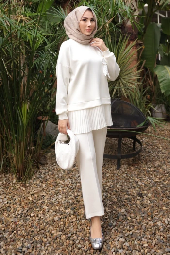 Ekru Etek Ucu Pileli Tunik Pantolonlu Takım