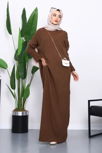 Kahve Bisiklet Yaka Yan Yırtmaçlı Triko Elbise