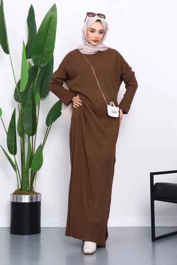 Kahve Bisiklet Yaka Yan Yırtmaçlı Triko Elbise