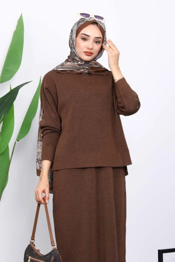 Kahverengi Gömlek Yaka Triko Etekli Takım