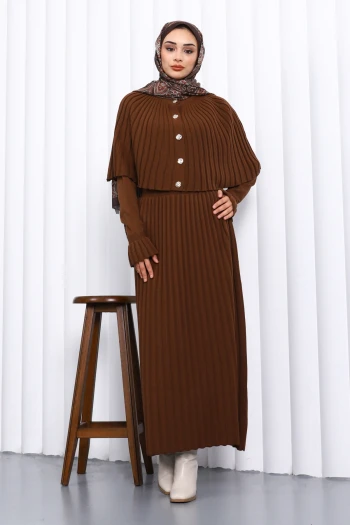 Kahverengi Pelerin Detaylı Uzun Triko Elbise