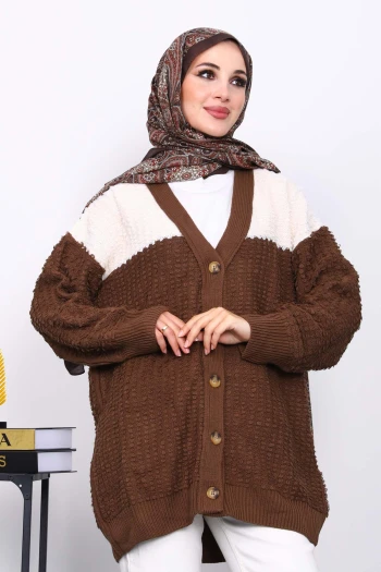 Kahverengi V Yaka Düğmeli Triko Hırka