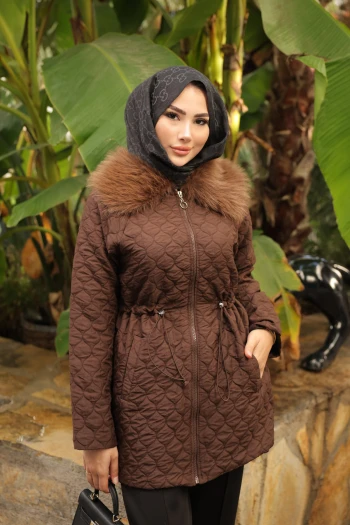 Kahverengi Yaka Kürklü Kapitone Ceket