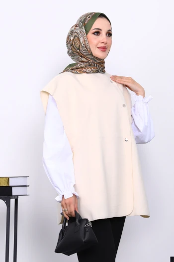 Krem Çıtçıt Detaylı Kaşe Yelek