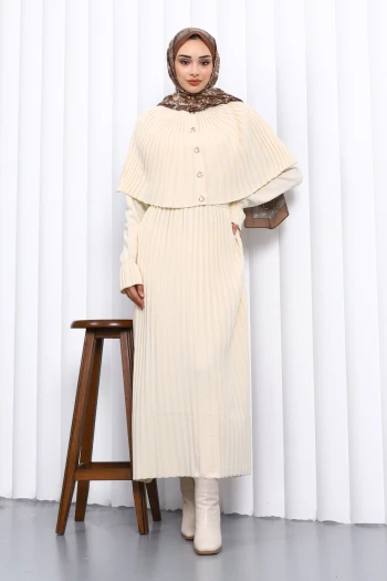 Krem Pelerin Detaylı Uzun Triko Elbise
