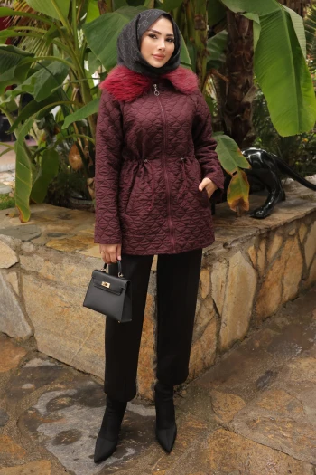 Mürdüm Yaka Kürklü Kapitone Ceket