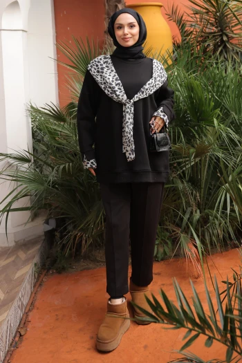 Siyah Fular Detaylı İçi Şardonlu Üç İplik Sweatshirt