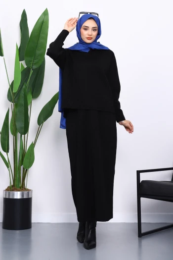 Siyah Gömlek Yaka Triko Etekli Takım