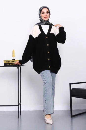 Siyah V Yaka Düğmeli Triko Hırka