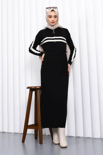 Siyah Yaka Fermuarlı Fitilli Çizgili Triko Elbise
