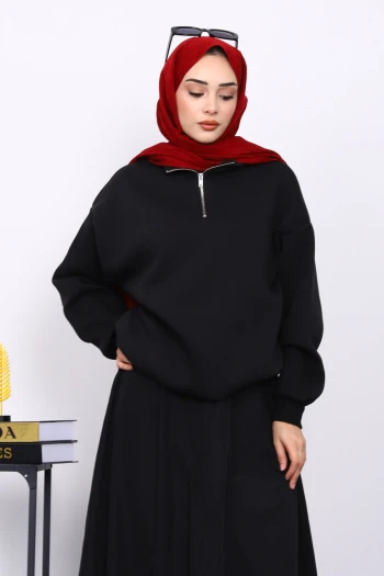 Siyah Yaka Fermuarlı Üç İplik Şardonlu Sweat