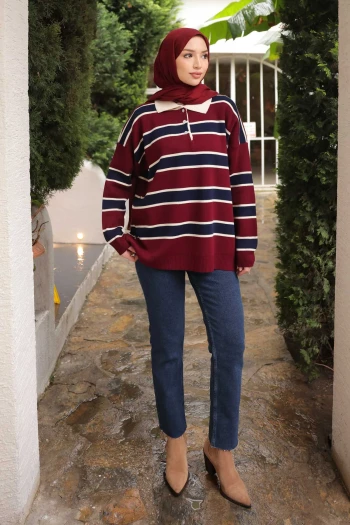 Bordo Çizgili Yakalı Triko Kazak