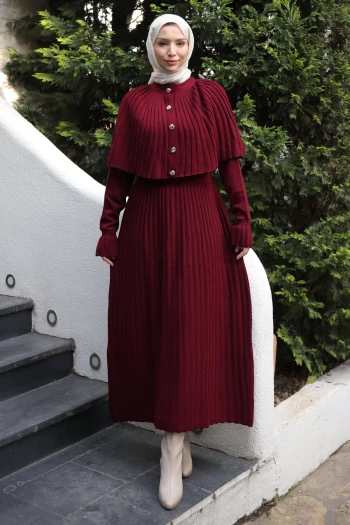 Bordo Pelerin Detaylı Uzun Triko Elbise