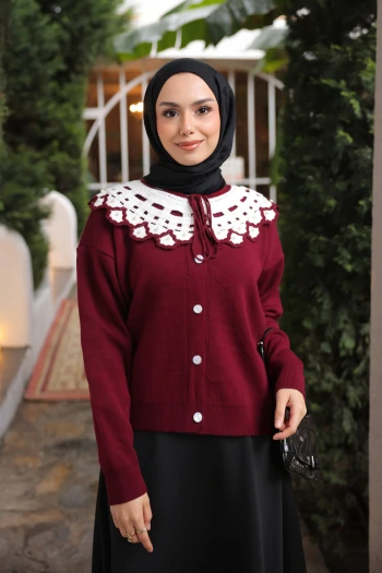 Bordo Yaka Dantel Detaylı Düğmeli Triko Hırka