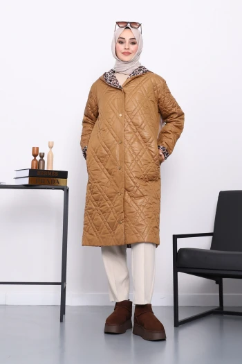 Camel Kadın Modest Kapüşonlu Leopar Detaylı Cepli Tesettür Kapitone Mont