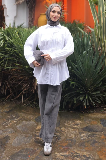 Ekru Bel Lastikli Düğmeli Tunik