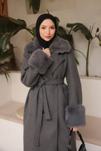 Füme Yaka Ve Kol Kürklü Astarlı Kaşe Kaban