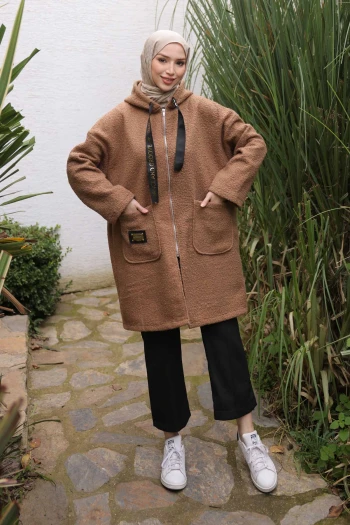 Koyuv Vizon Kapşonlu Cep Detaylı Buklet Kaban