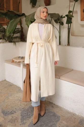 Krem Kuşaklı Uzun Angora Hırka