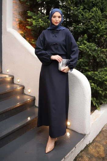 Lacivert Önü Fiyonklu Krep Bluz Etekli Takım