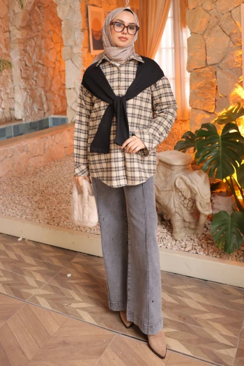 Siyah Atkı Detaylı Garnili Ekose Gömlek