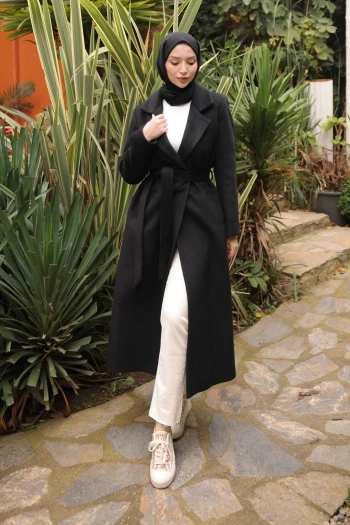 Siyah Bel Kuşaklı Uzun Kaşe Kaban