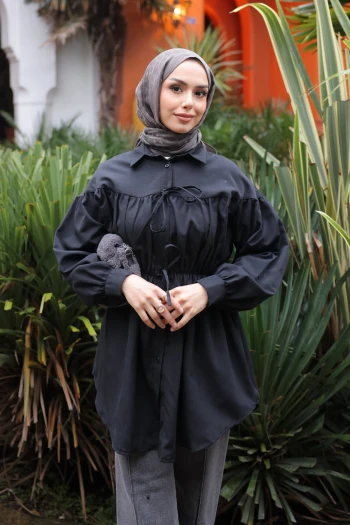 Siyah Bel Lastikli Düğmeli Tunik