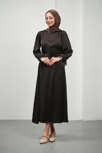 Acı Kahve Çiçek Kemerli Taşlı Saten Abiye