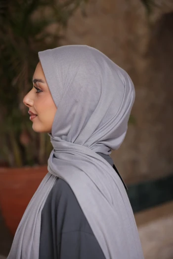 Gri Helen Önü Süngerli Pratik Penye Şal