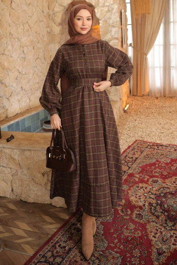 Kahverengi Kuşaklı Önü Düğmeli Uzun Ekose Elbise