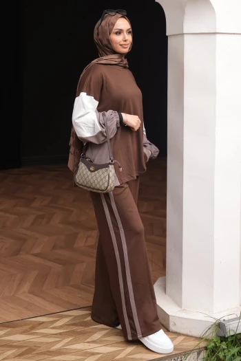 Kahverengi Renk Bloklu Modal Swaet Pantolonlu Takım