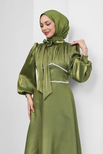 Koyu Yağ Yeşili Yakası Fiyonklu Beli Taş Detaylı Balon Kol Abiye