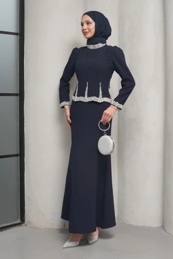 Lacivert Taş Detaylı Tasarım Abiye
