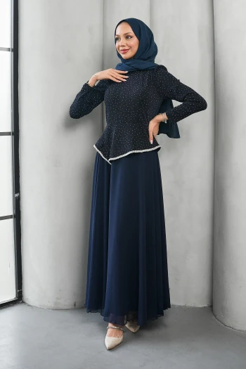 Lacivert Taş Detaylı Tasarım Abiye