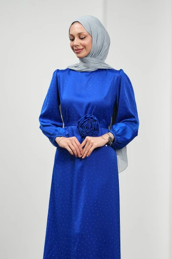 Saks Mavi Çiçek Kemerli Taşlı Saten Abiye